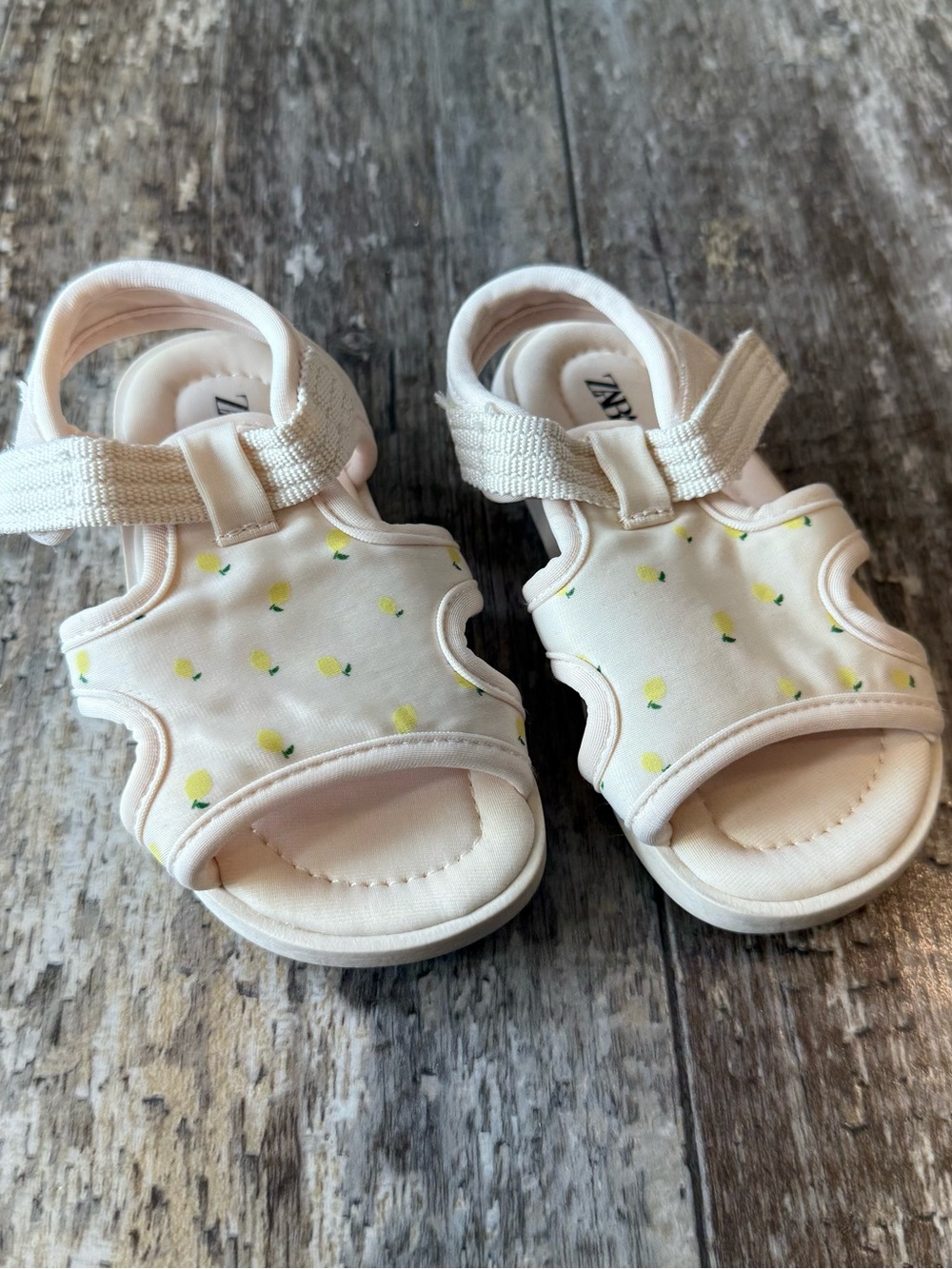 Zara Kids Cream Sandals with Yellow Lemon Print Size 21